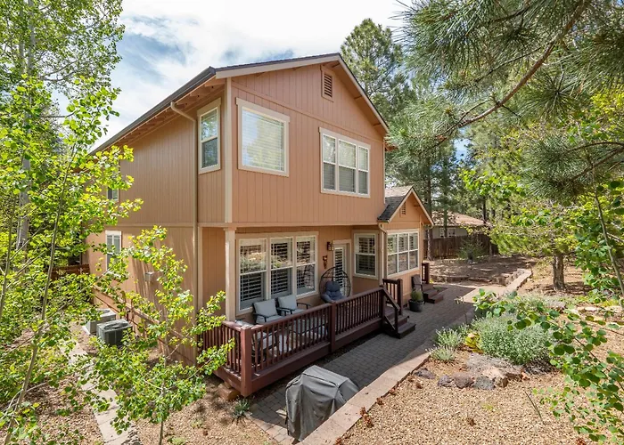 Ponderosa Escape Stunning Location Incredible Game Urban Trail System Ac Ev-charger Holiday home