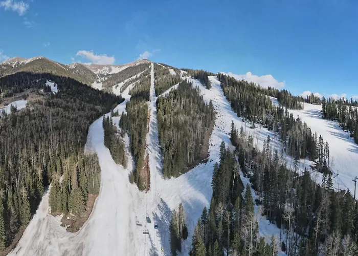 Ponderosa Escape Stunning Location Incredible Game Urban Trail System Ac Ev-charger Holiday home